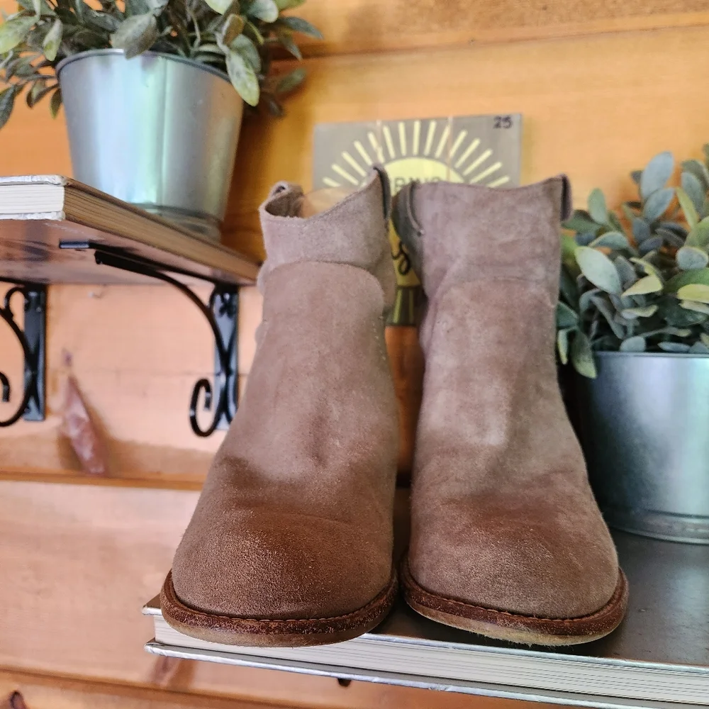 Dolce‎ Vita Taupe Suede Leather Heel Booties Western Cowgirl Rodeo Pull On Sz 8